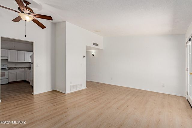 6922 N Northpoint Drive, Tucson, AZ 85741