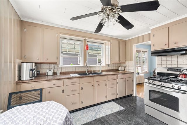 290 West Forest Avenue, Pawtucket, RI 02860