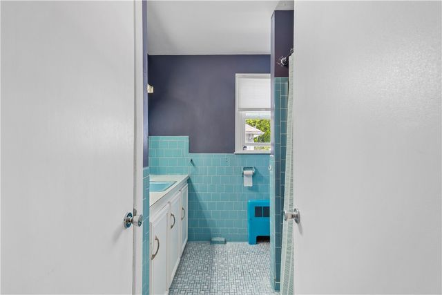290 West Forest Avenue, Pawtucket, RI 02860