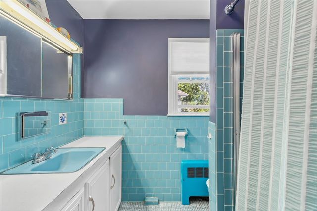 290 West Forest Avenue, Pawtucket, RI 02860