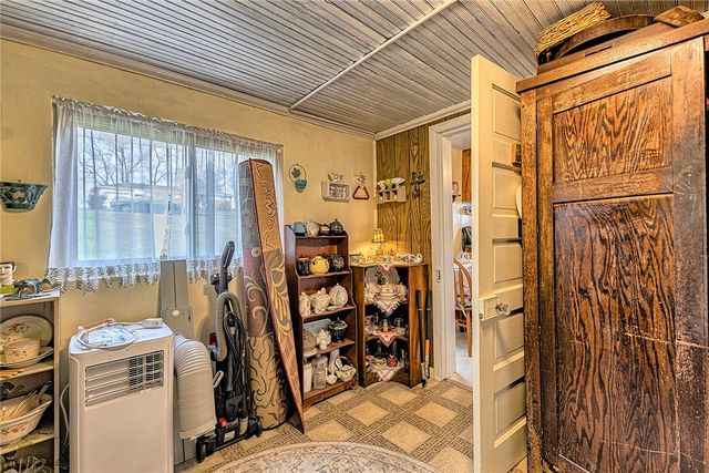 11189 Old Trail Rd, Irwin, PA 15642