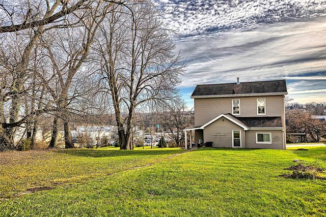11189 Old Trail Rd, Irwin, PA 15642