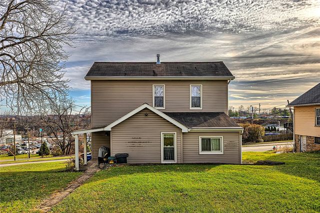 11189 Old Trail Rd, Irwin, PA 15642