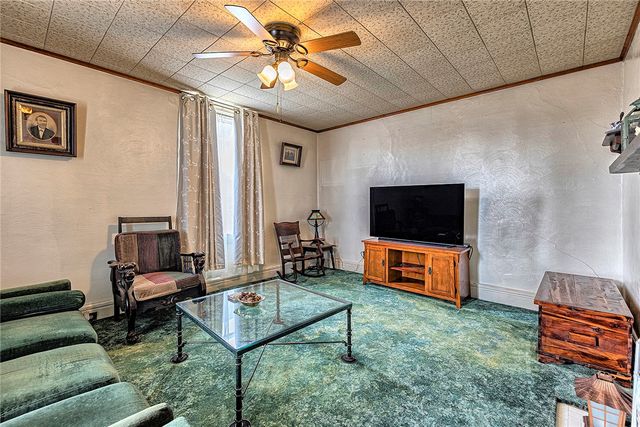 11189 Old Trail Rd, Irwin, PA 15642