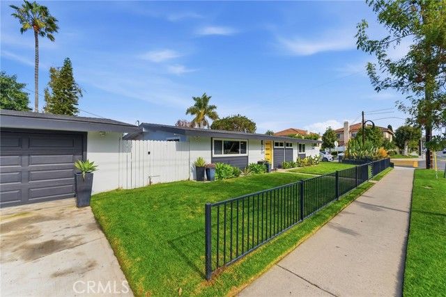 700 Hamilton Street, Costa Mesa, CA 92627