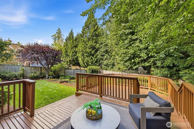 920 225th Court NE, Sammamish, WA 98074