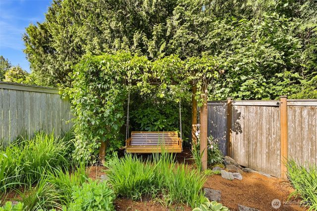 920 225th Court NE, Sammamish, WA 98074