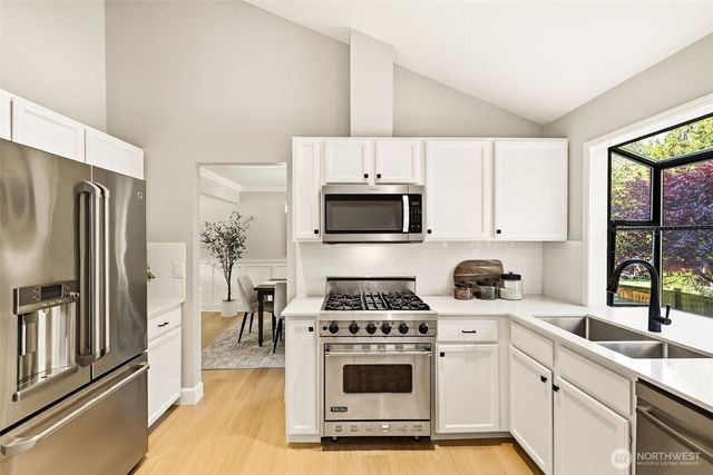 920 225th Court NE, Sammamish, WA 98074