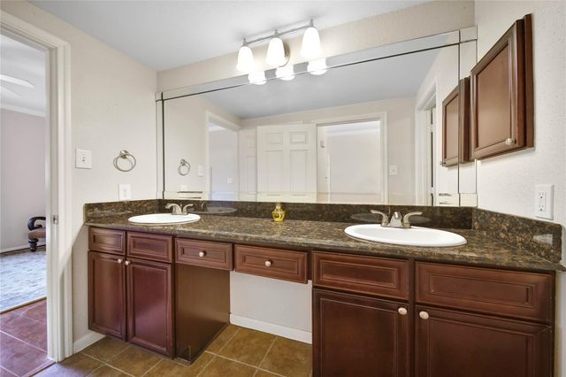 2255 Braeswood Park Drive 227, Houston, TX 77030