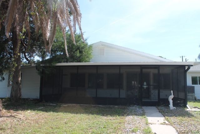 11725 W Bayshore Drive, Crystal River, FL 34429