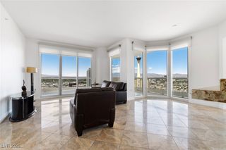 2777 PARADISE Road 2605, Las Vegas, NV 89109