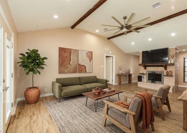 102 Turner Street, Clute, TX 77531