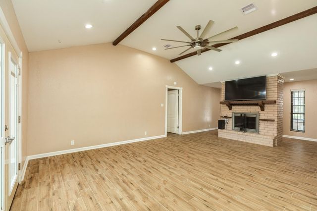 102 Turner Street, Clute, TX 77531