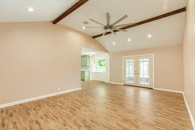 102 Turner Street, Clute, TX 77531