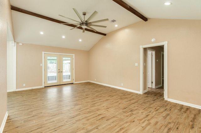 102 Turner Street, Clute, TX 77531
