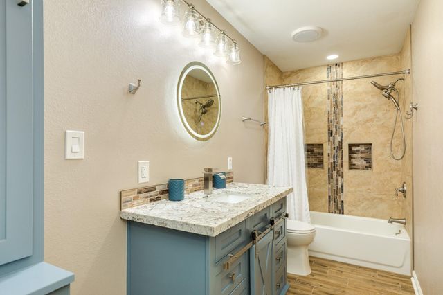 102 Turner Street, Clute, TX 77531