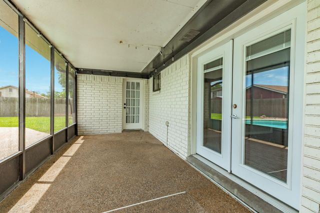 102 Turner Street, Clute, TX 77531