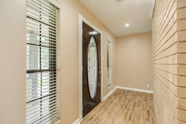102 Turner Street, Clute, TX 77531