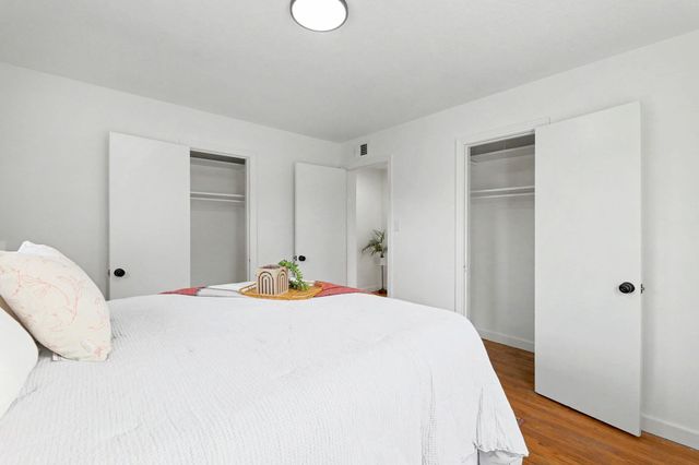 2046 S Greenwood Ave, Wichita, KS 67211