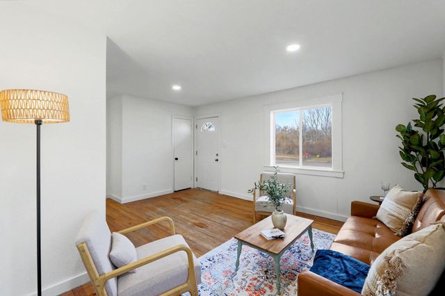 2046 S Greenwood Ave, Wichita, KS 67211