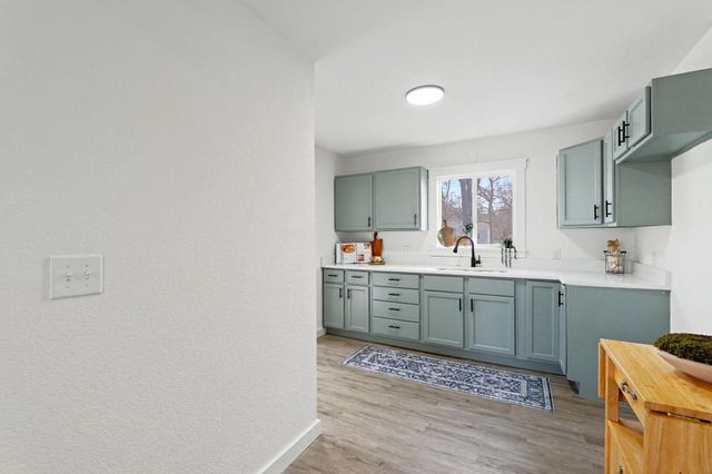 2046 S Greenwood Ave, Wichita, KS 67211