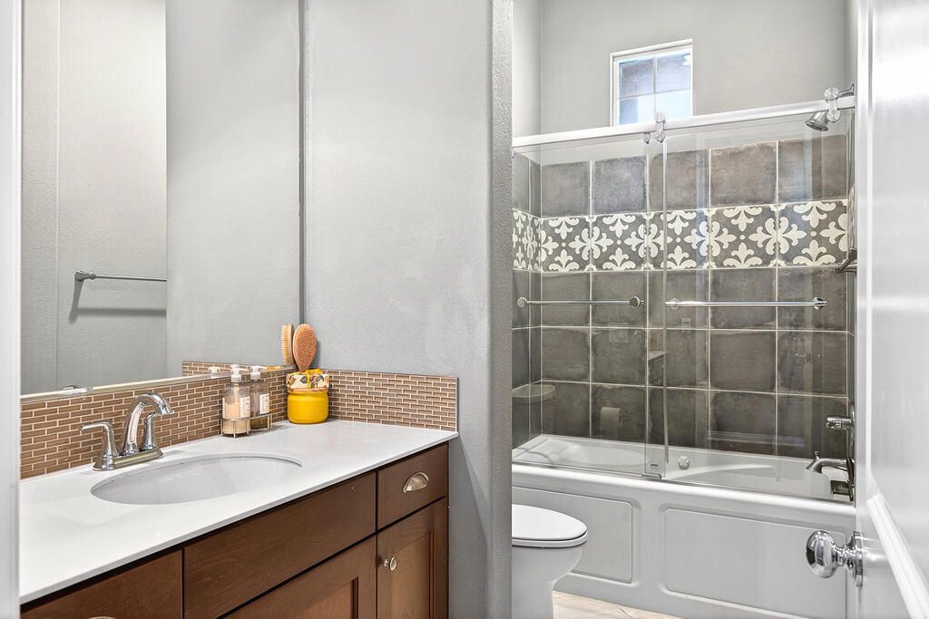 Image 23 of property listing at 3900 Via Amalfi 2, Palm Desert, CA 92260