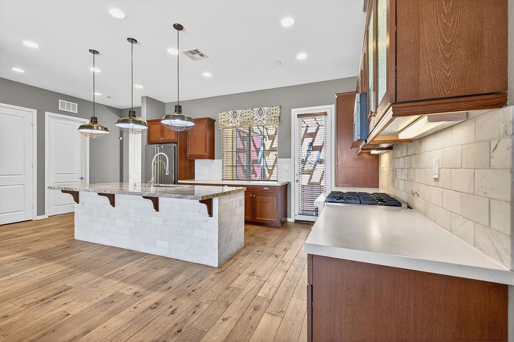 Image 4 of property listing at 3900 Via Amalfi 2, Palm Desert, CA 92260