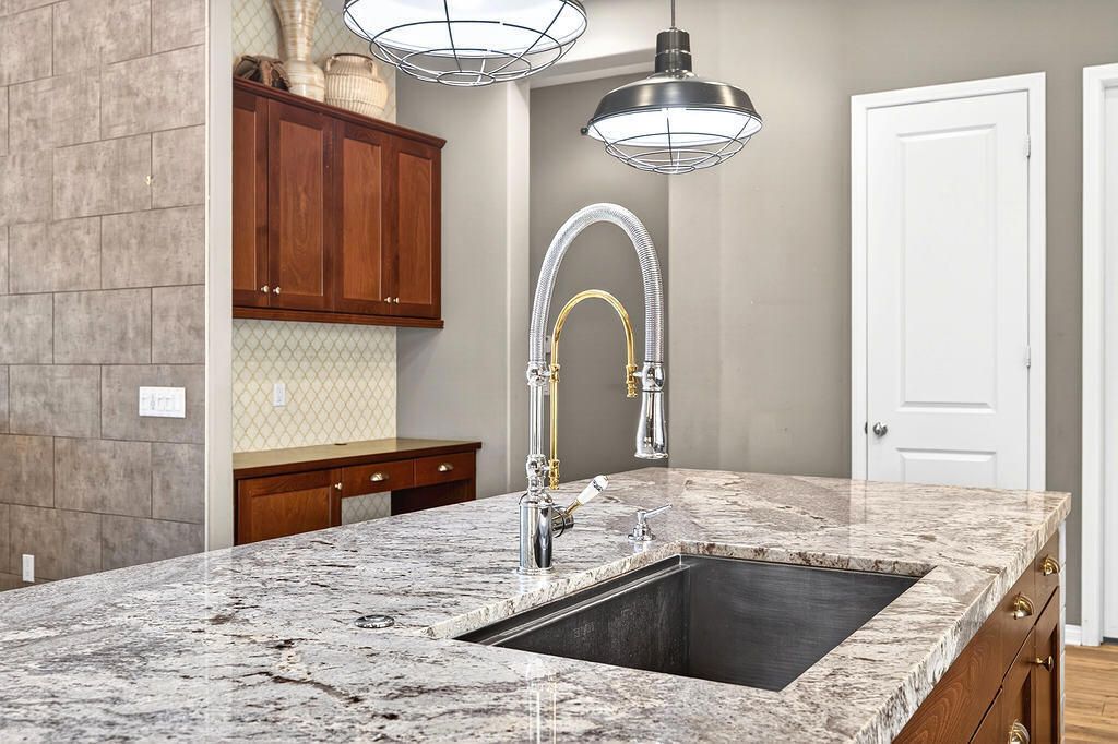 Image 7 of property listing at 3900 Via Amalfi 2, Palm Desert, CA 92260
