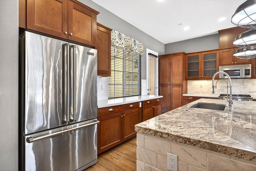 Image 8 of property listing at 3900 Via Amalfi 2, Palm Desert, CA 92260