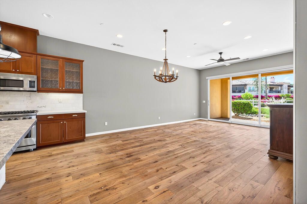 Image 9 of property listing at 3900 Via Amalfi 2, Palm Desert, CA 92260