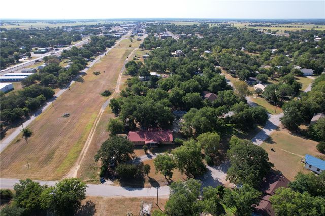 118 N Crescent Street, Gorman, TX 76454