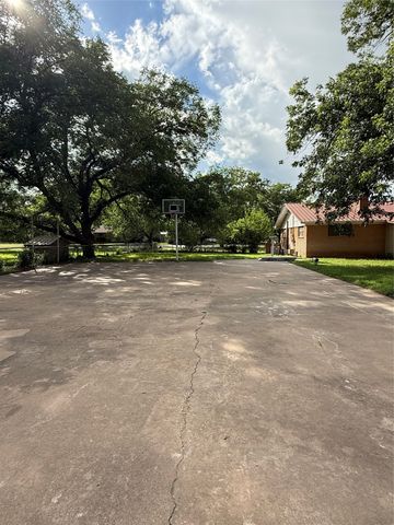 118 N Crescent Street, Gorman, TX 76454
