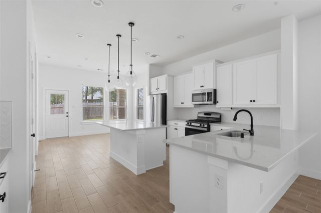 313 Rise Ln, Montgomery, TX 77316
