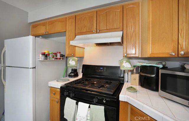 855 Blossomcreek, Corona, CA 92878