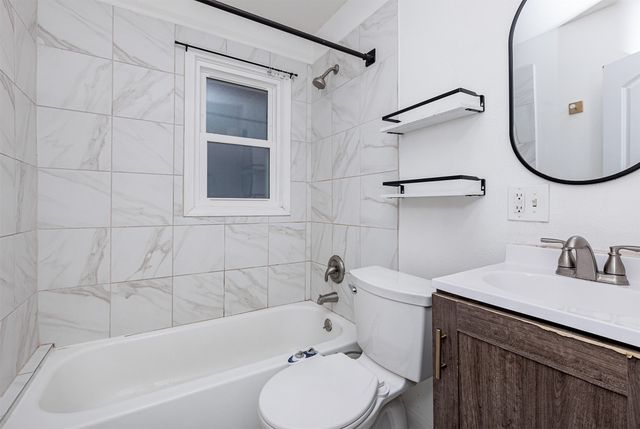 1512 E 32nd Street, Des Moines, IA 50317