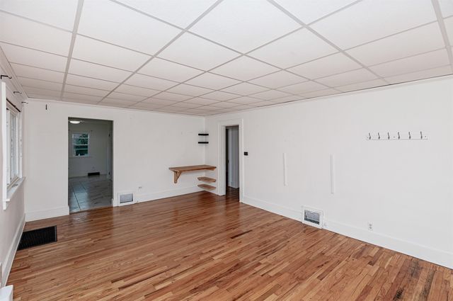 1512 E 32nd Street, Des Moines, IA 50317