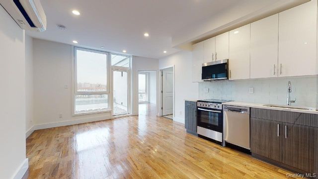 138-28 Queens Boulevard PH-7F, Briarwood, NY 11435