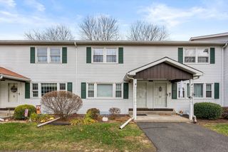 6 Keegan Ln E, Greenfield, MA 01301