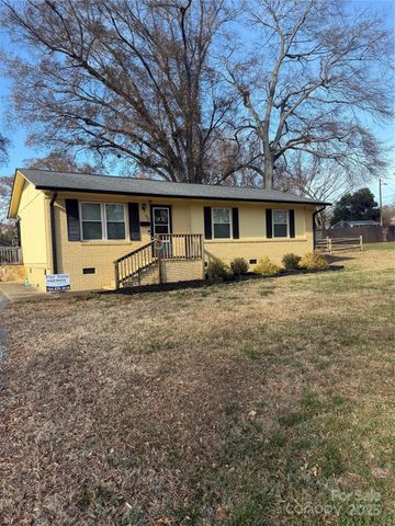 806 Walnut Street, Belmont, NC 28012