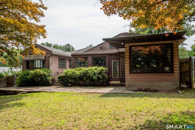 144 Haynes Road, West Hartford, CT 06117