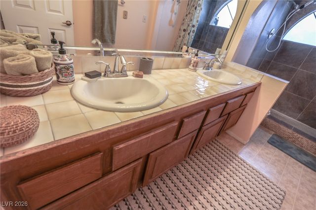 3201 La Mancha Way, Henderson, NV 89014