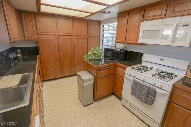 3201 La Mancha Way, Henderson, NV 89014