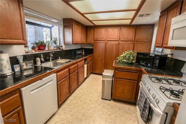 3201 La Mancha Way, Henderson, NV 89014