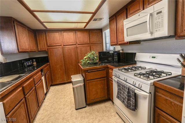 3201 La Mancha Way, Henderson, NV 89014