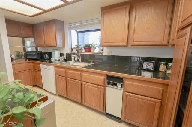 3201 La Mancha Way, Henderson, NV 89014