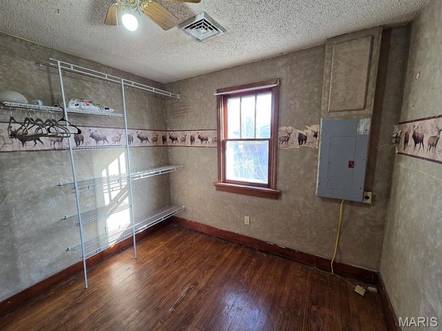 806 N 8th Street, Canton, MO 63435