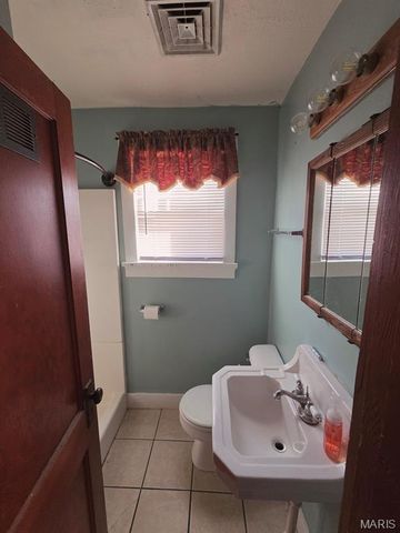 806 N 8th Street, Canton, MO 63435