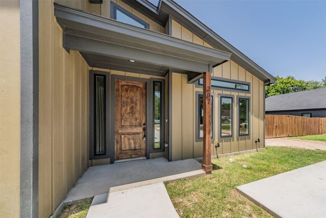 207 Stevens Street, Bridgeport, TX 76426