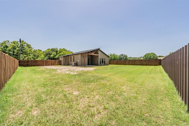 207 Stevens Street, Bridgeport, TX 76426