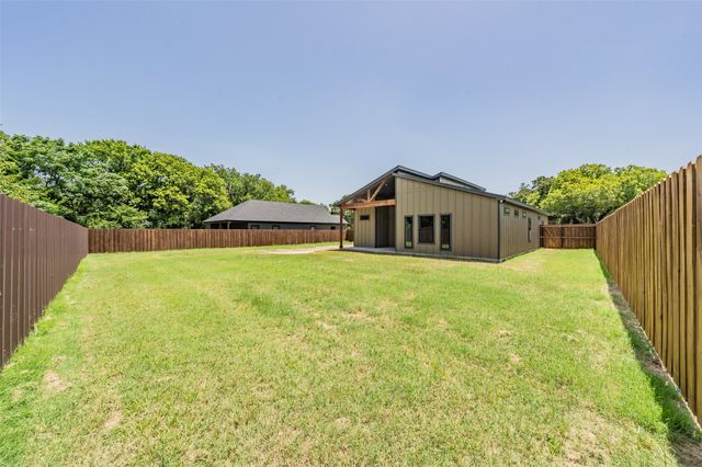 207 Stevens Street, Bridgeport, TX 76426